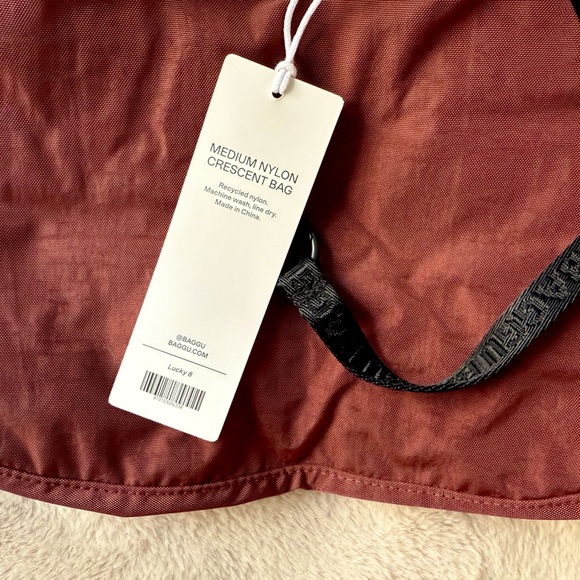 NWT BAGGU Lucky 8 Embroidered 8 Ball Medium Nylon Crescent Bag Wine Mahogany - Picture 7 of 16